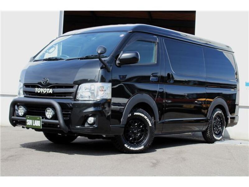 TOYOTA HIACE