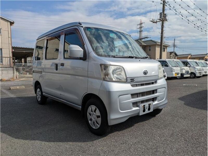 TOYOTA PIXIS VAN
