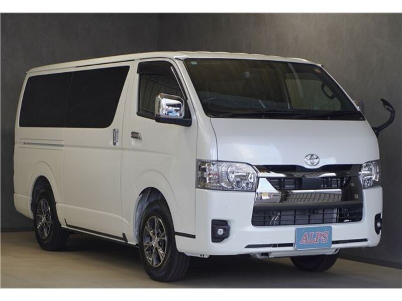 TOYOTA HIACE