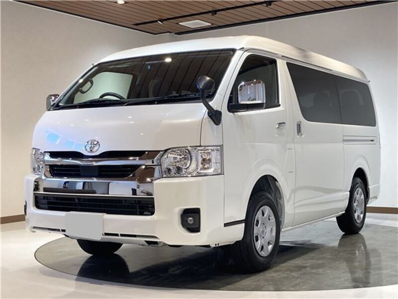 TOYOTA HIACE