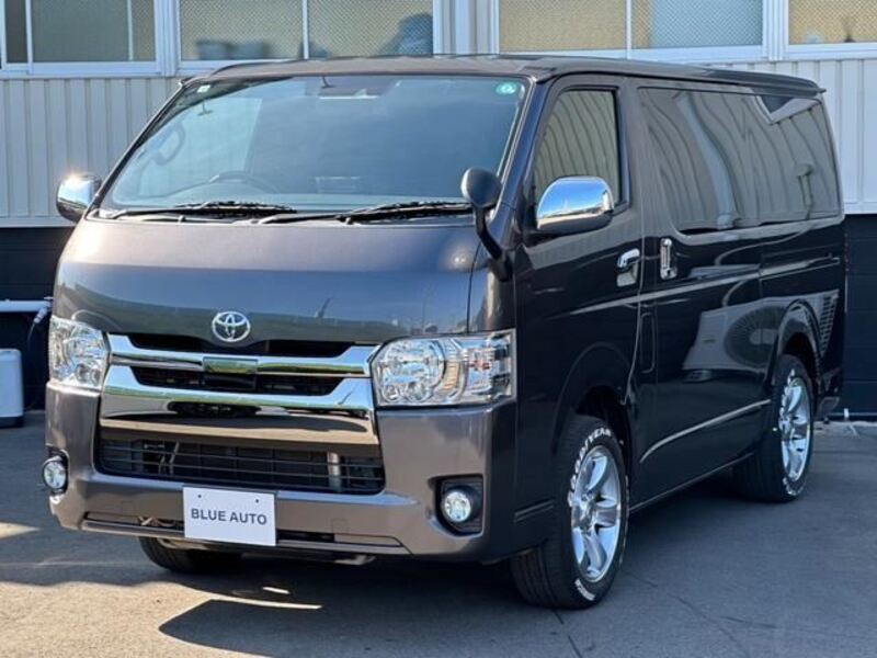 TOYOTA HIACE VAN