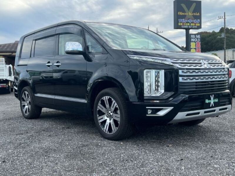 MITSUBISHI DELICA D5