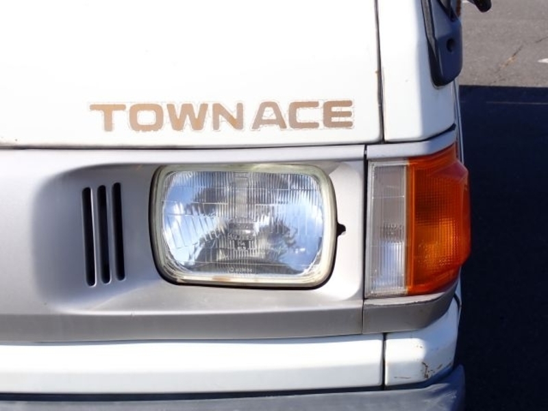 TOWNACE TRUCK