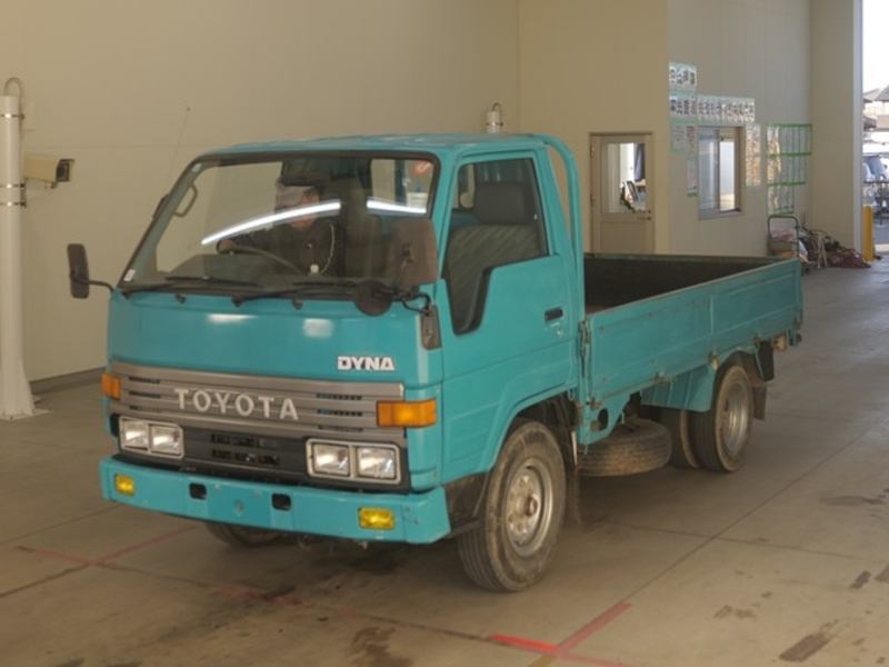 TOYOTA DYNA