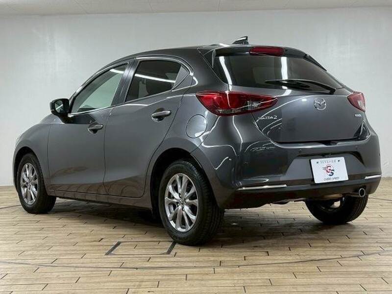 MAZDA2