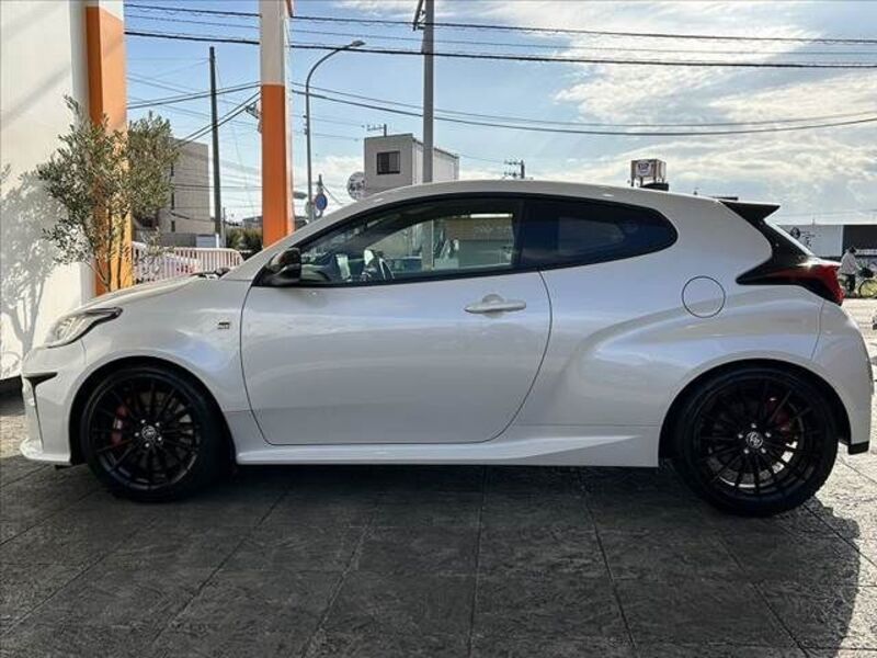 GR YARIS