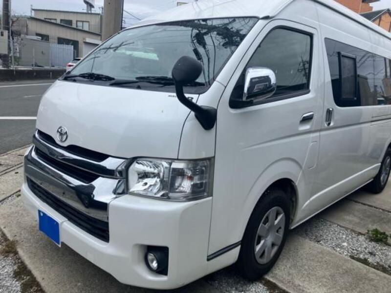 TOYOTA HIACE VAN
