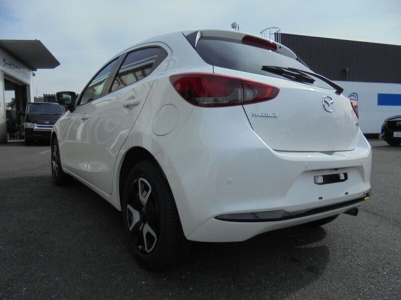 MAZDA2