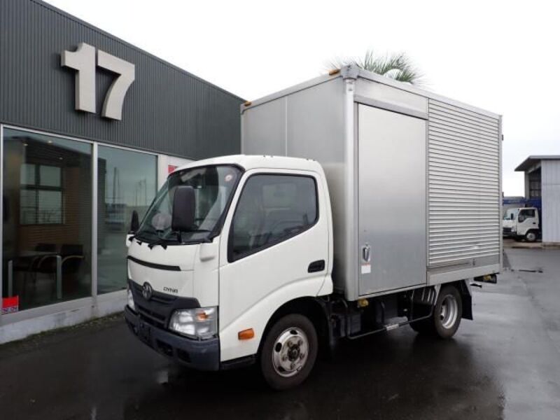 TOYOTA DYNA