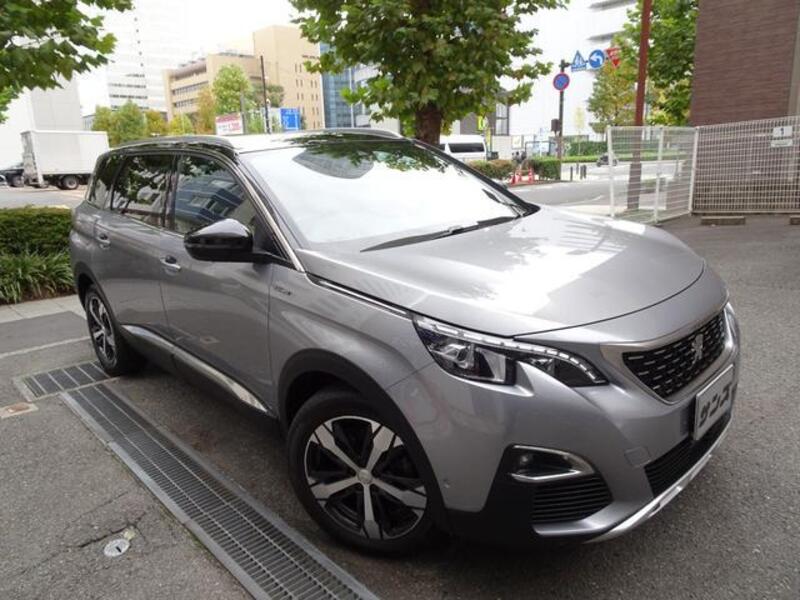 PEUGEOT 5008