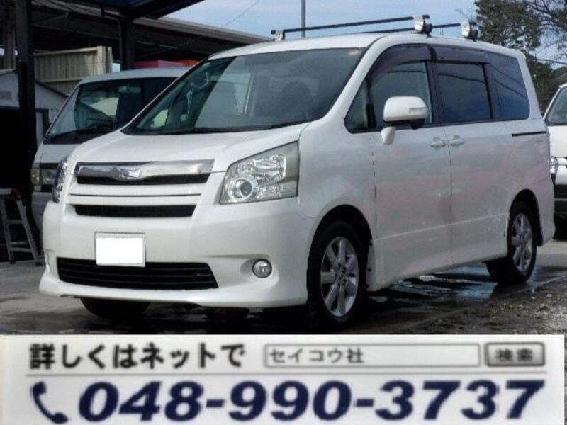 TOYOTA NOAH