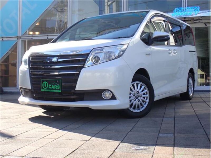 TOYOTA NOAH