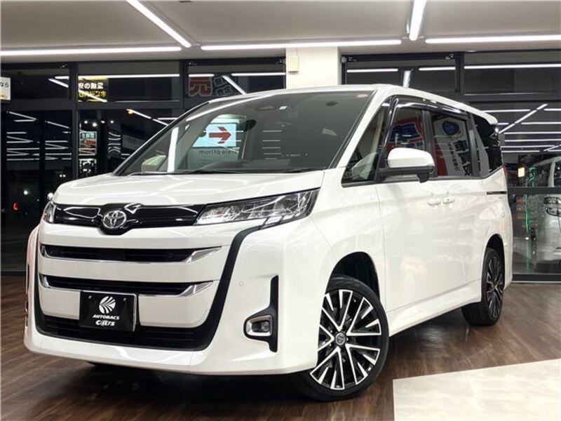 TOYOTA NOAH