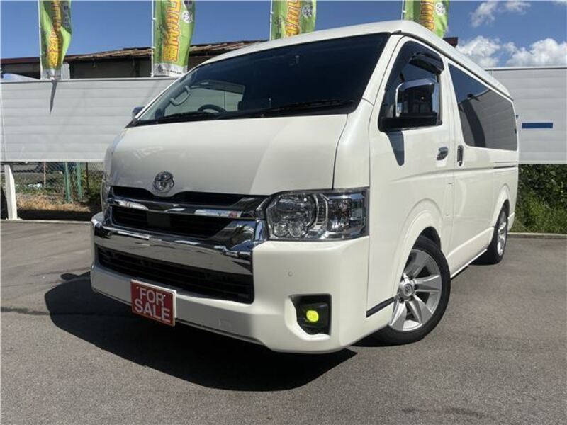 TOYOTA HIACE