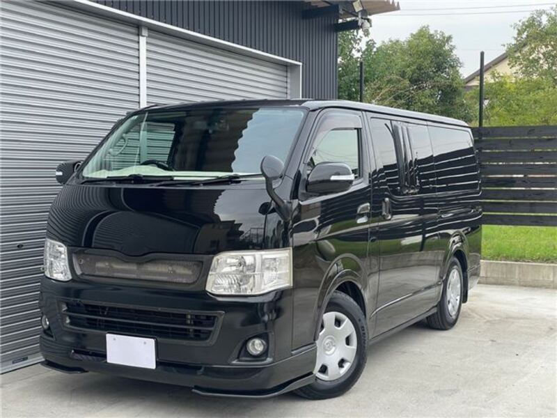 TOYOTA HIACE