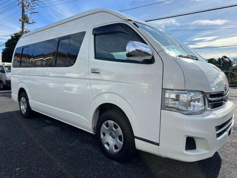 TOYOTA HIACE