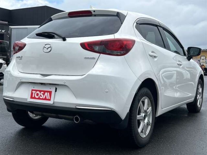 MAZDA2