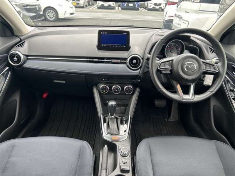 MAZDA2