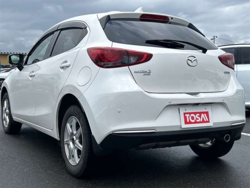 MAZDA2