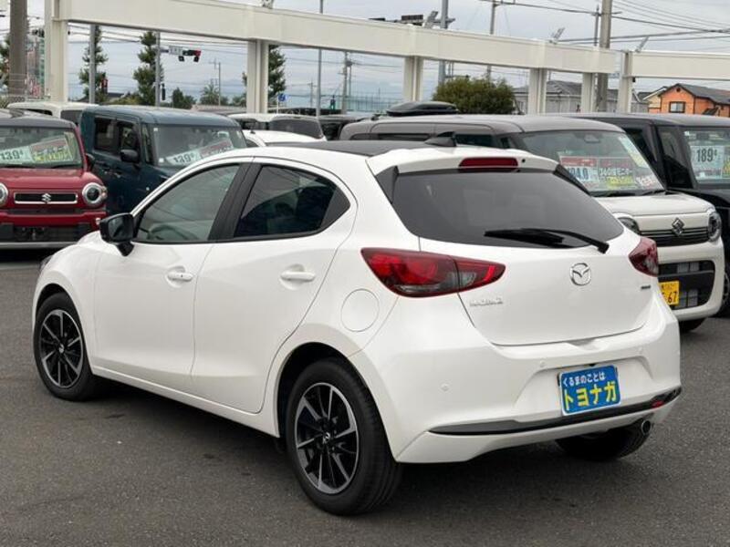 MAZDA2