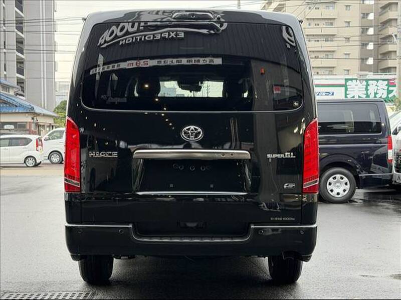 HIACE VAN