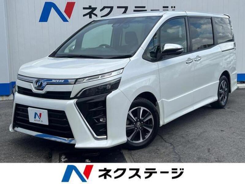 TOYOTA VOXY