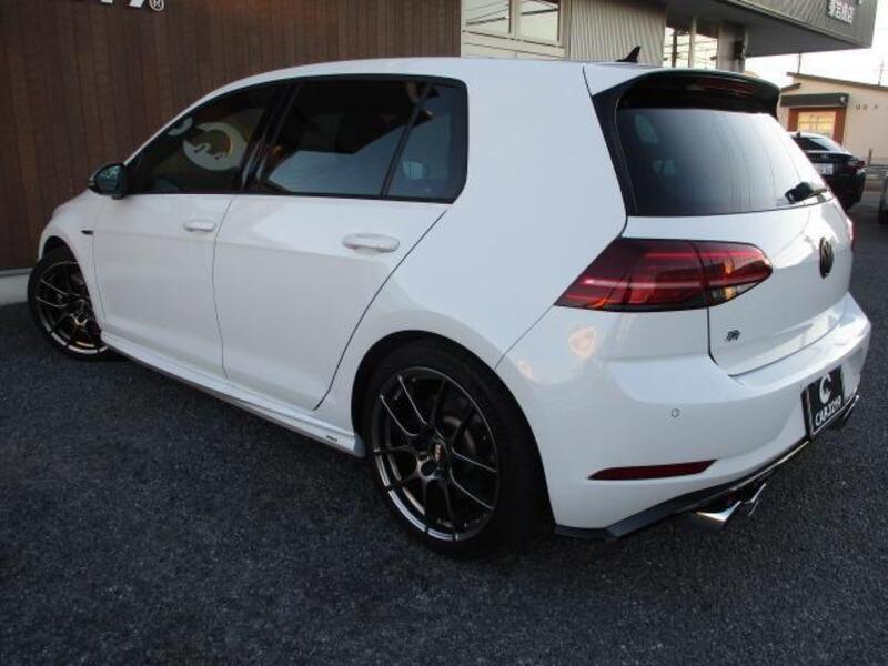GOLF R