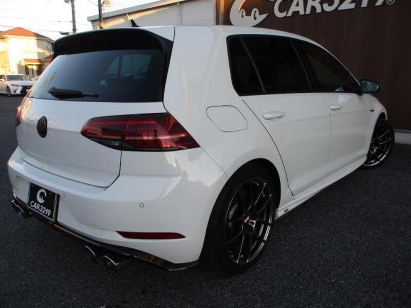GOLF R