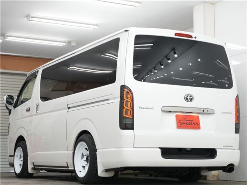 HIACE VAN