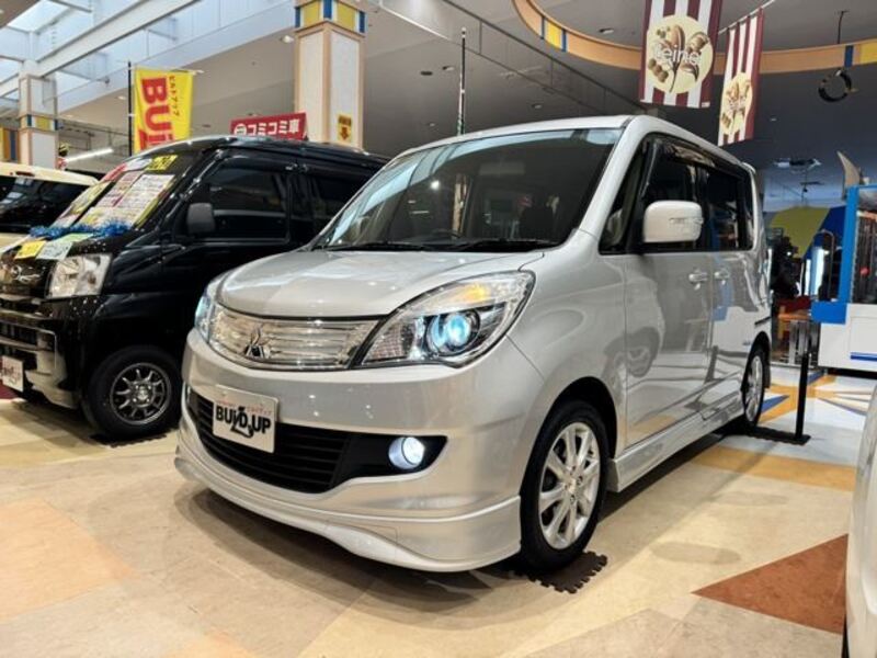 MITSUBISHI DELICA D2