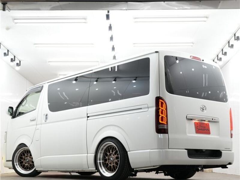 HIACE VAN