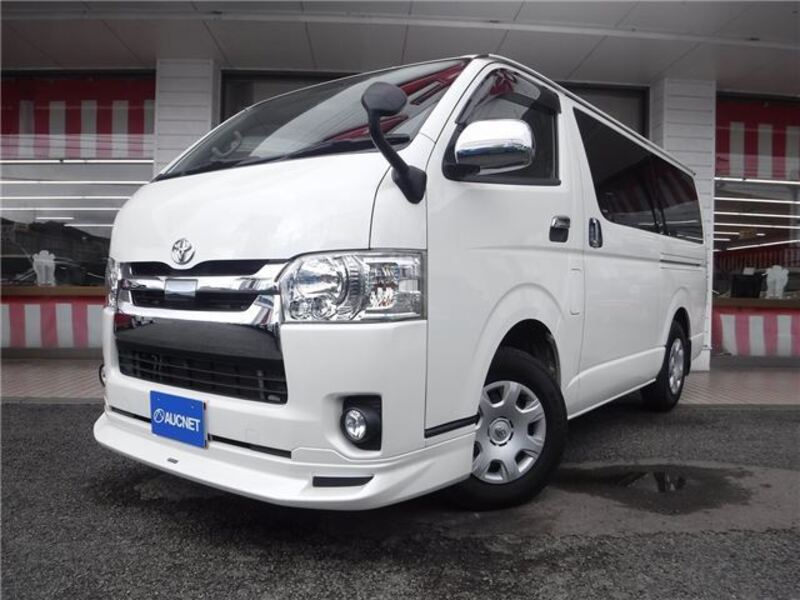 TOYOTA HIACE