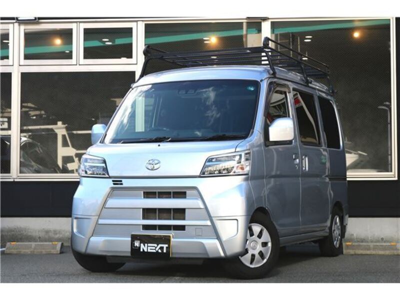 TOYOTA PIXIS VAN