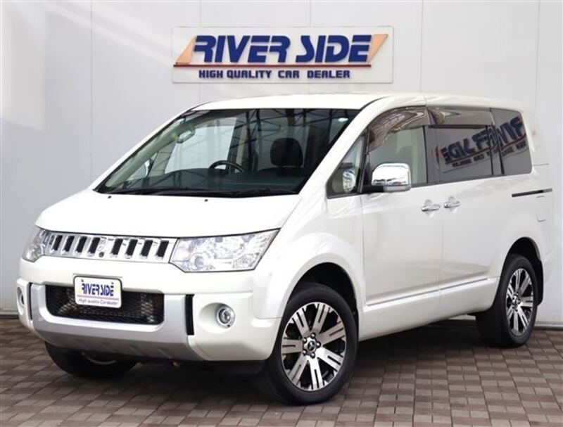 MITSUBISHI DELICA D5