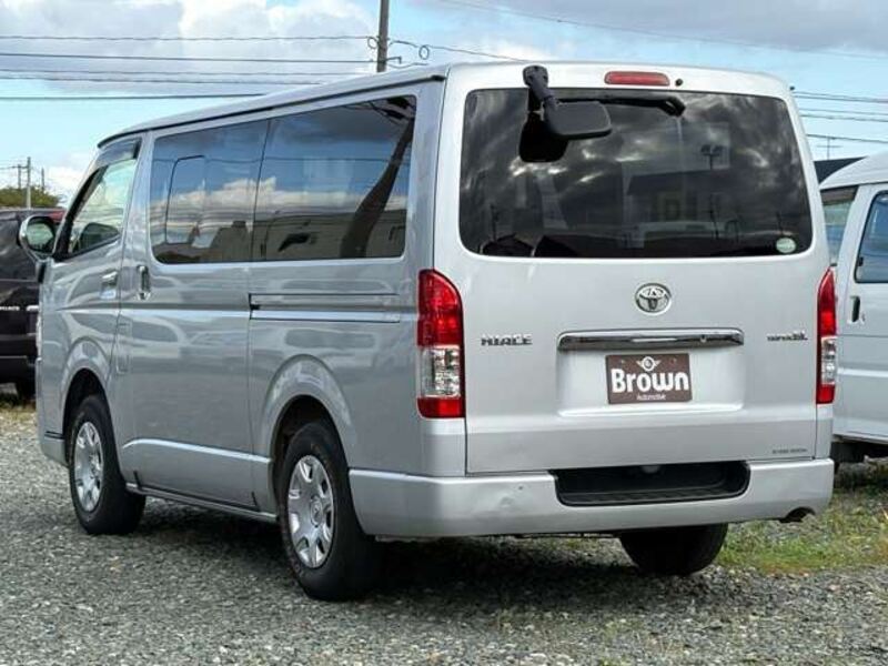 HIACE VAN