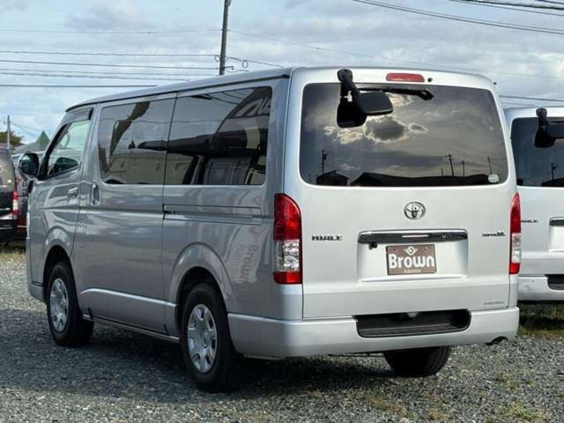HIACE VAN