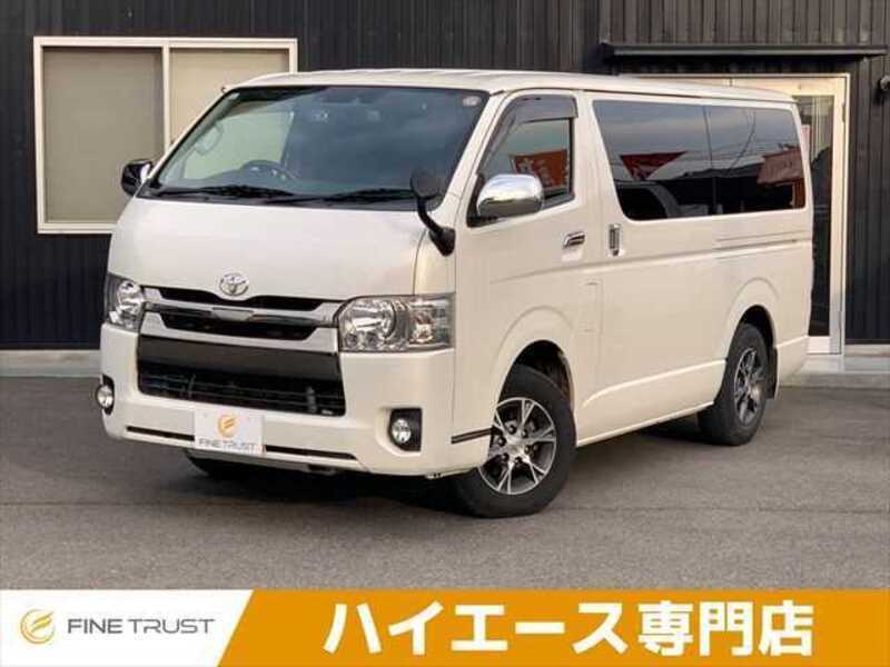 TOYOTA HIACE VAN