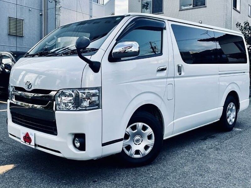 TOYOTA HIACE VAN