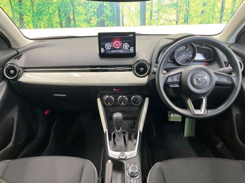 MAZDA2