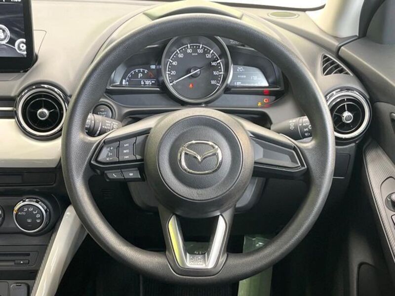MAZDA2