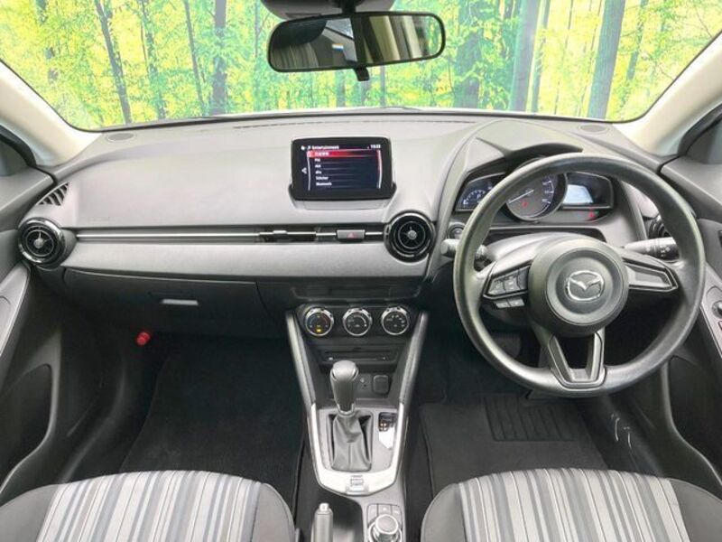 MAZDA2