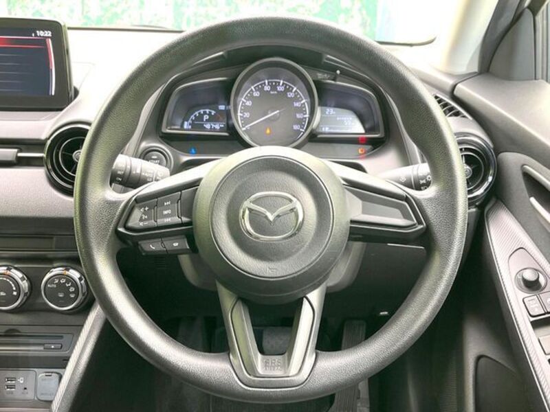 MAZDA2