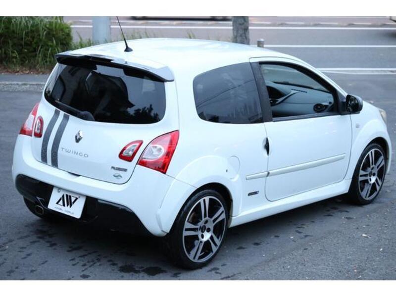 TWINGO