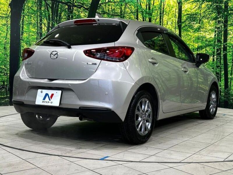 MAZDA2