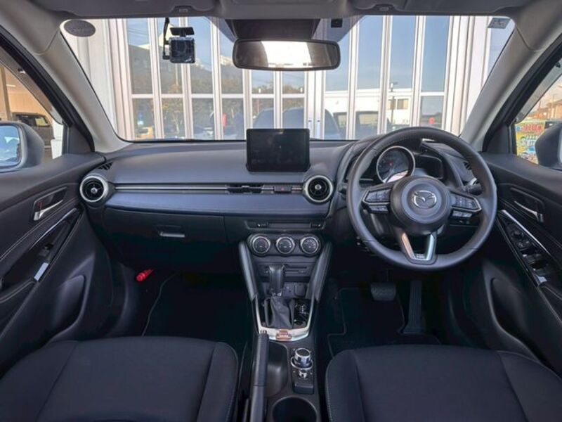 MAZDA2