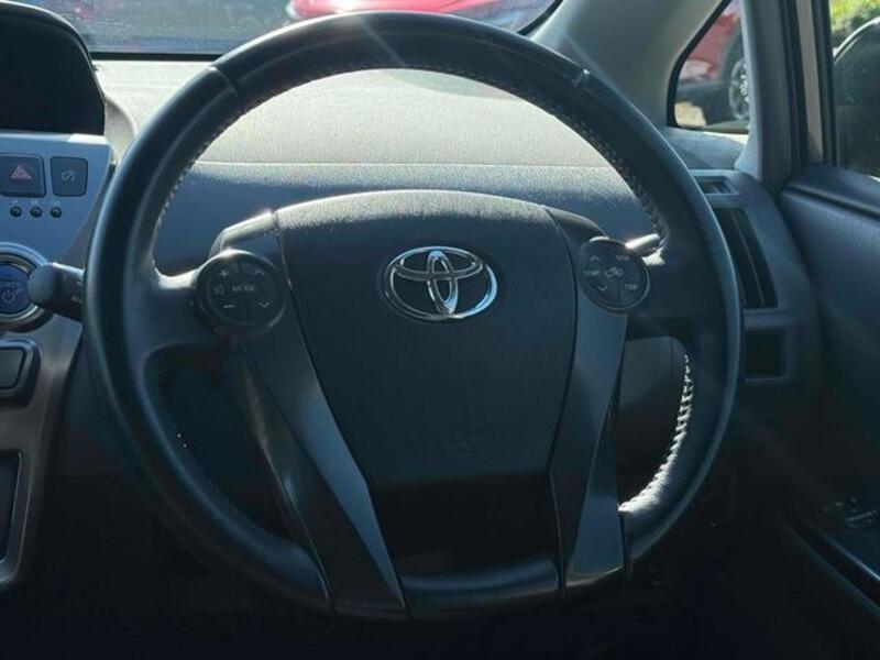 PRIUS ALPHA