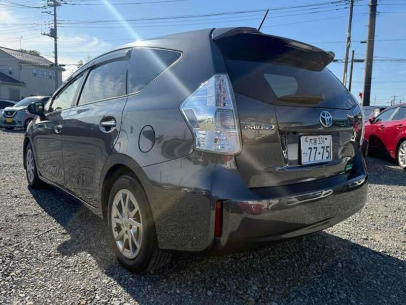 PRIUS ALPHA