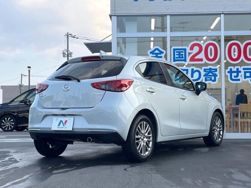MAZDA2