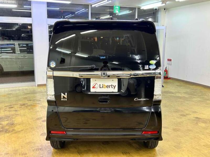 N BOX CUSTOM