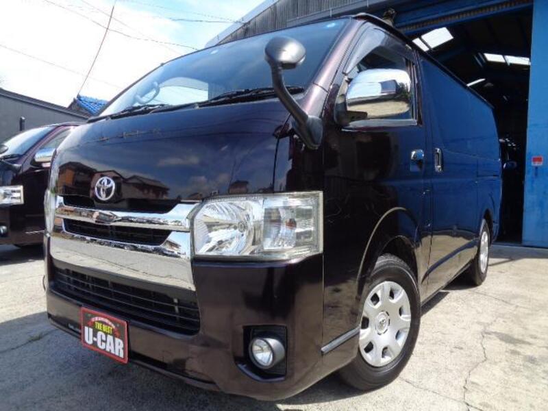 TOYOTA HIACE VAN
